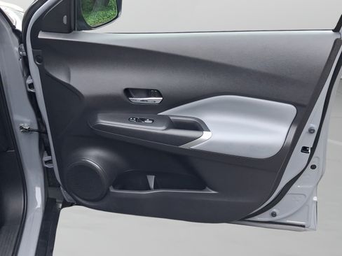 Used 2023 Nissan Kicks SR w/ SR Premium Package FWD image 28