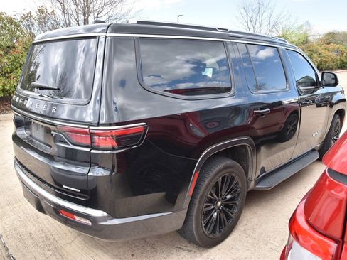 Used 2022 Jeep Wagoneer Series III w/ Rear Seat Video Group 1 image 6