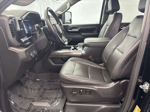 Used 2024 Chevrolet Silverado 3500 LTZ w/ LTZ Convenience Package image 17