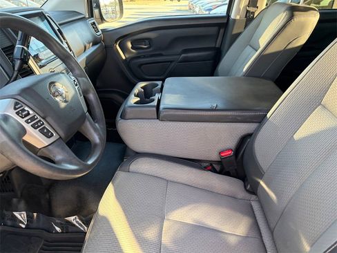 Used 2021 Nissan Titan S w/ HD Front GAWR Package image 9