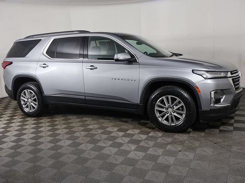 Used 2023 Chevrolet Traverse LT FWD image 18