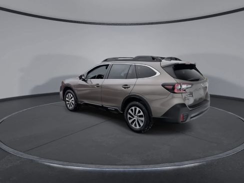 Used 2022 Subaru Outback Premium image 6