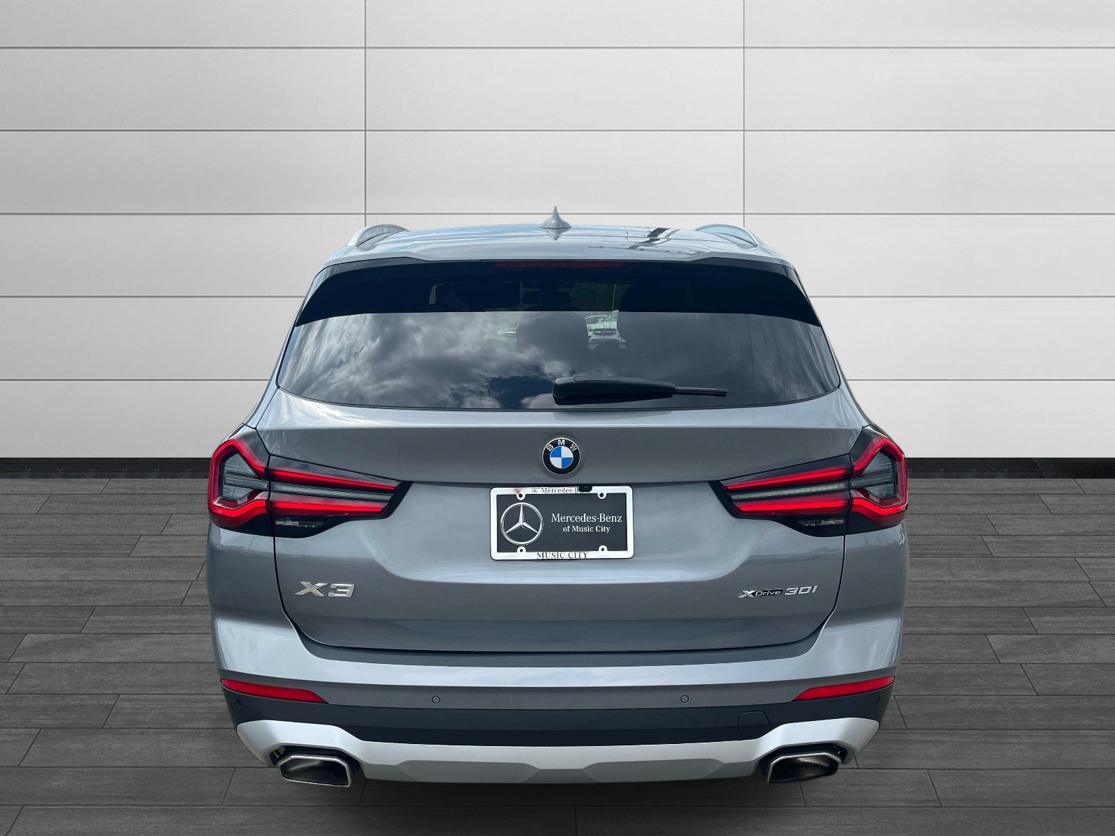 Used 2023 BMW X3 xDrive30i w/ Premium Package AWD/4WD image 4
