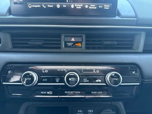 Used 2024 Honda Pilot Touring image 18