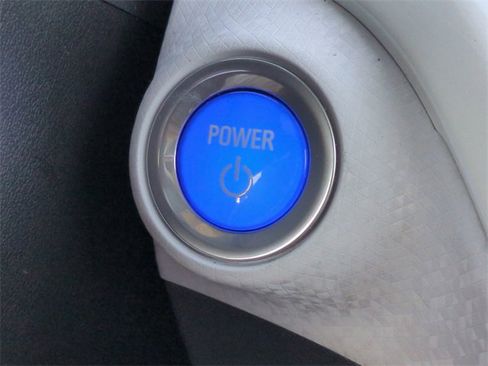 Certified 2021 Chevrolet Bolt Premier w/ Infotainment Package image 31