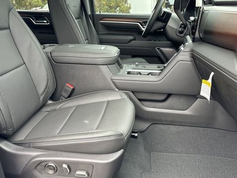 New 2025 GMC Sierra 2500 Denali w/ Denali Reserve Package image 18