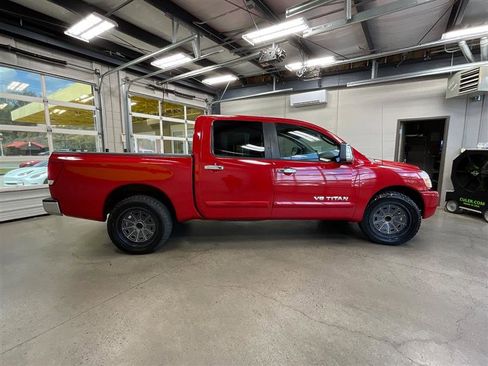 Used 2006 Nissan Titan SE RWD image 6