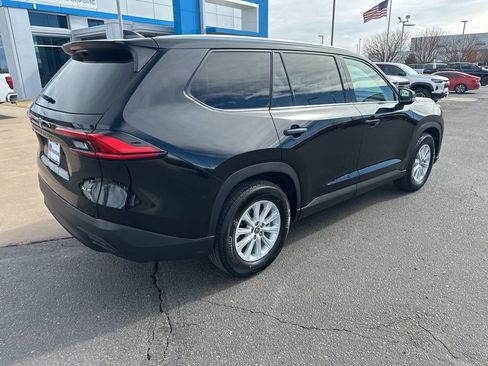 Used 2024 Toyota Grand Highlander XLE image 39