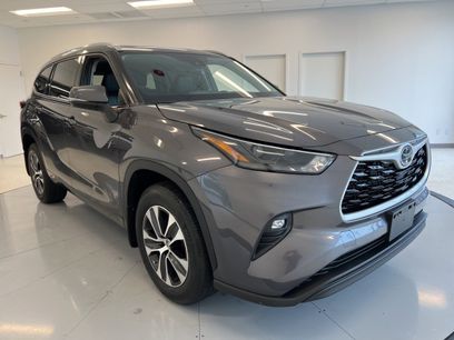 Used 2022 Toyota Highlander XLE
