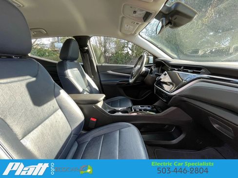 Used 2022 Chevrolet Bolt EUV LT w/ Convenience Package image 57