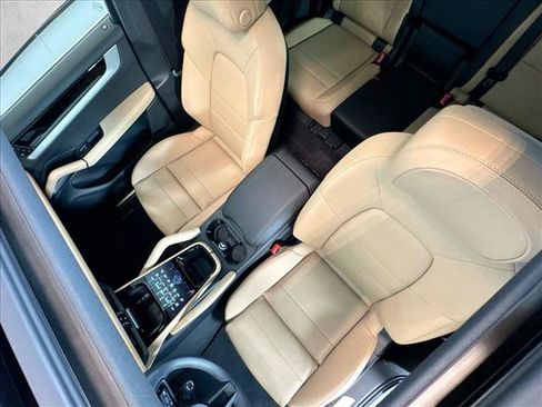 Used 2026 Porsche Cayenne AWD/4WD image 19