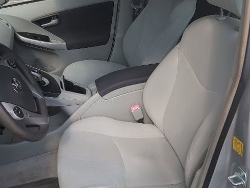 Used 2010 Toyota Prius One image 11