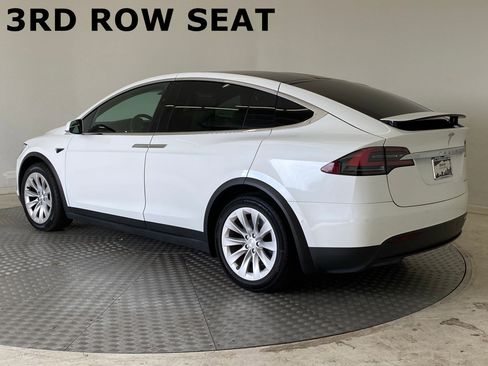 Used 2020 Tesla Model X Long Range image 3
