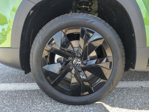 New 2026 Volkswagen Taos SE image 46