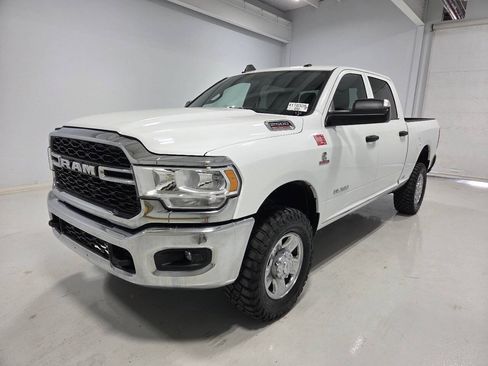 Used 2022 RAM 2500 Tradesman w/ Chrome Appearance Group AWD/4WD image 5