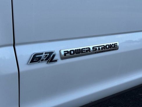 Used 2017 Ford F350 Platinum w/ Platinum Ultimate Package image 9