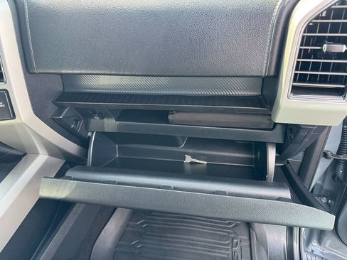 Used 2019 Ford F150 Lariat w/ Equipment Group 502A Luxury AWD/4WD image 29