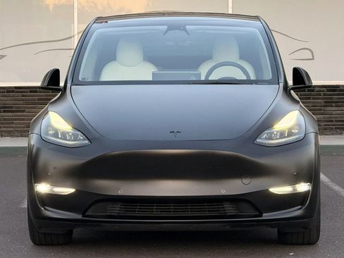 Used 2022 Tesla Model Y Performance AWD/4WD image 2