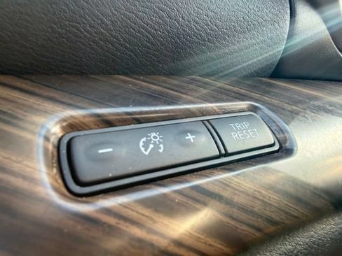 Used 2016 Nissan Maxima Platinum FWD image 25