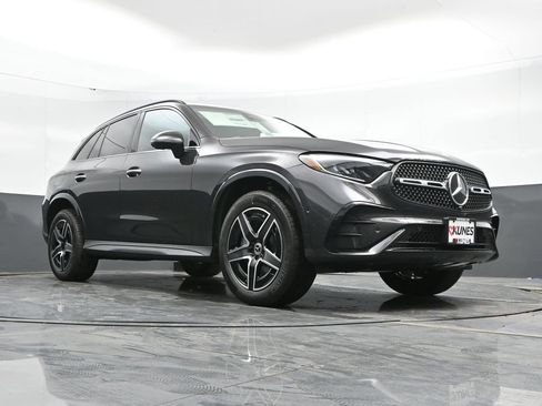 Used 2025 Mercedes-Benz GLC 300 4MATIC image 48