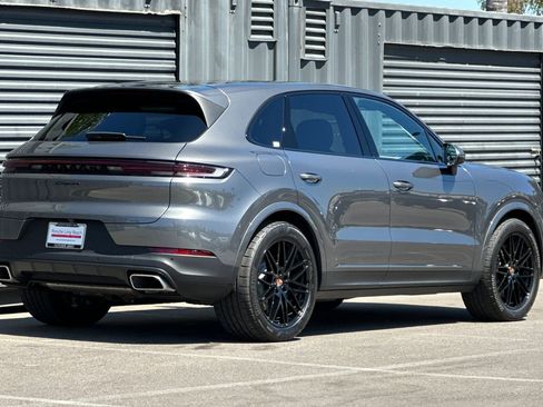 Used 2026 Porsche Cayenne AWD/4WD image 8