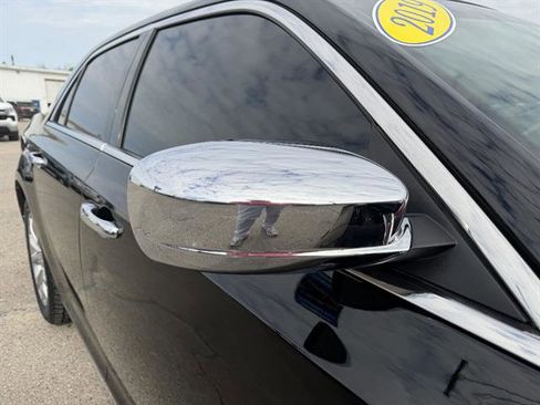 Used 2019 Chrysler 300 Limited image 13