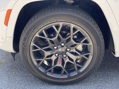 Certified 2024 Jeep Grand Cherokee Summit AWD/4WD image 12