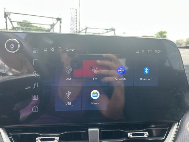 New 2026 Chevrolet Equinox LT w/ Safety and Technology Package FWD image 23