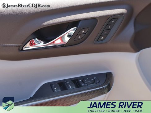 Used 2020 GMC Acadia SLT w/ Driver Alert Package II FWD image 22