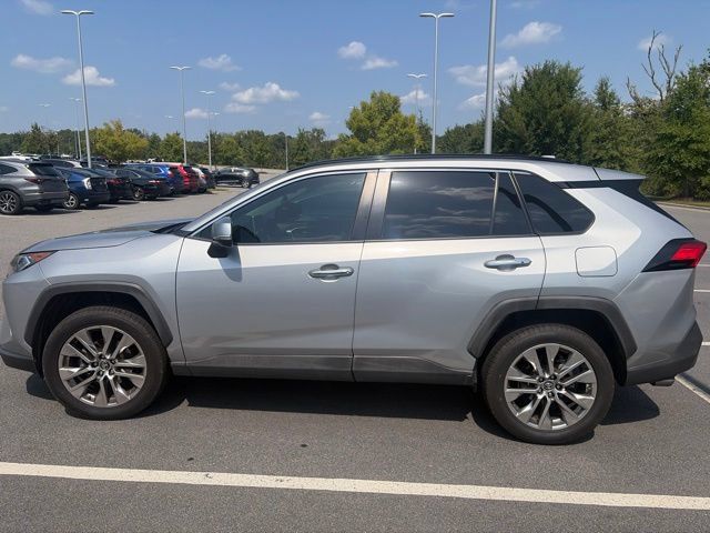 Used 2019 Toyota RAV4 Limited FWD image 14