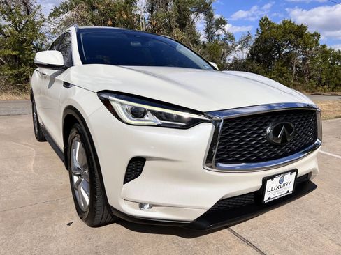 Used 2020 INFINITI QX50 Luxe w/ Navigation Package image 2