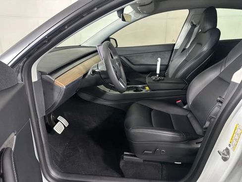 Used 2021 Tesla Model Y Performance image 10