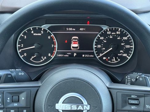 Used 2023 Nissan Rogue S image 17