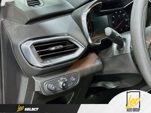 Used 2023 Chevrolet TrailBlazer LT FWD image 13