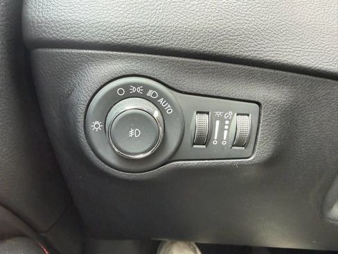 Used 2019 Jeep Compass Trailhawk AWD/4WD image 24