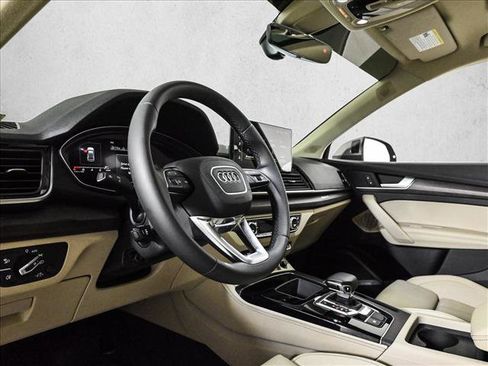 Used 2023 Audi Q5 2.0T Premium Plus w/ Premium Plus Package AWD/4WD image 10