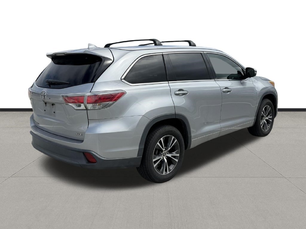 Used 2016 Toyota Highlander XLE FWD image 5