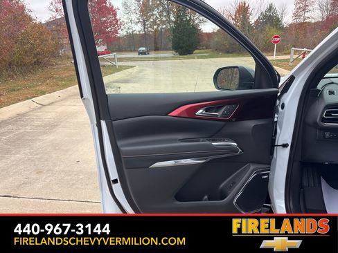 New 2026 Chevrolet Traverse RS image 13