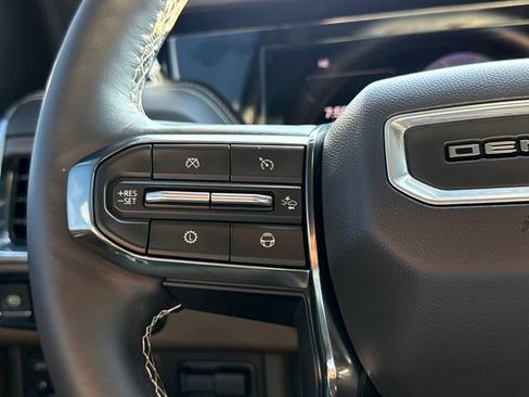 Used 2025 GMC Yukon Denali Ultimate AWD/4WD image 28