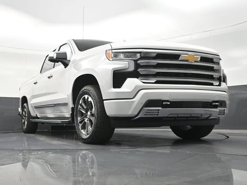 Used 2024 Chevrolet Silverado 1500 High Country AWD/4WD image 30