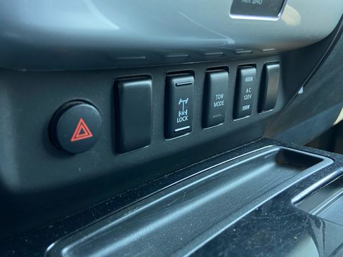 Used 2014 Nissan Titan PRO-4X AWD/4WD image 23