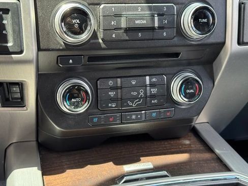 Certified 2017 Ford F350 Platinum w/ Platinum Ultimate Package AWD/4WD image 20
