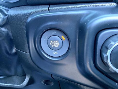 Used 2022 Jeep Wrangler Unlimited Sahara w/ Cold Weather Group AWD/4WD image 27