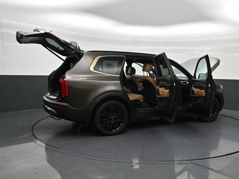 Used 2022 Kia Telluride SX w/ Nightfall Edition Package AWD/4WD image 32