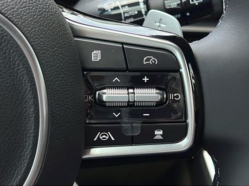 New 2026 Kia Carnival SX FWD image 21