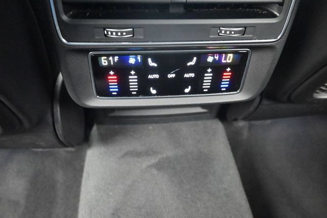 Used 2023 Audi SQ7 Prestige AWD/4WD image 15