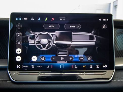 Certified 2025 Volkswagen Tiguan SE image 48