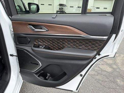 Used 2022 Jeep Grand Cherokee Summit w/ Advanced Protech Group IV image 16