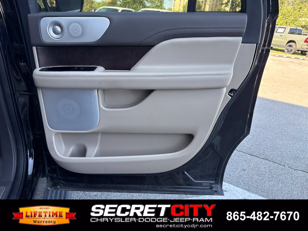 Used 2024 Lincoln Navigator L Reserve AWD/4WD image 15