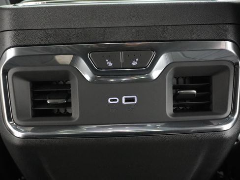 New 2026 Chevrolet Silverado 1500 High Country w/ High Country Premium Package AWD/4WD image 38